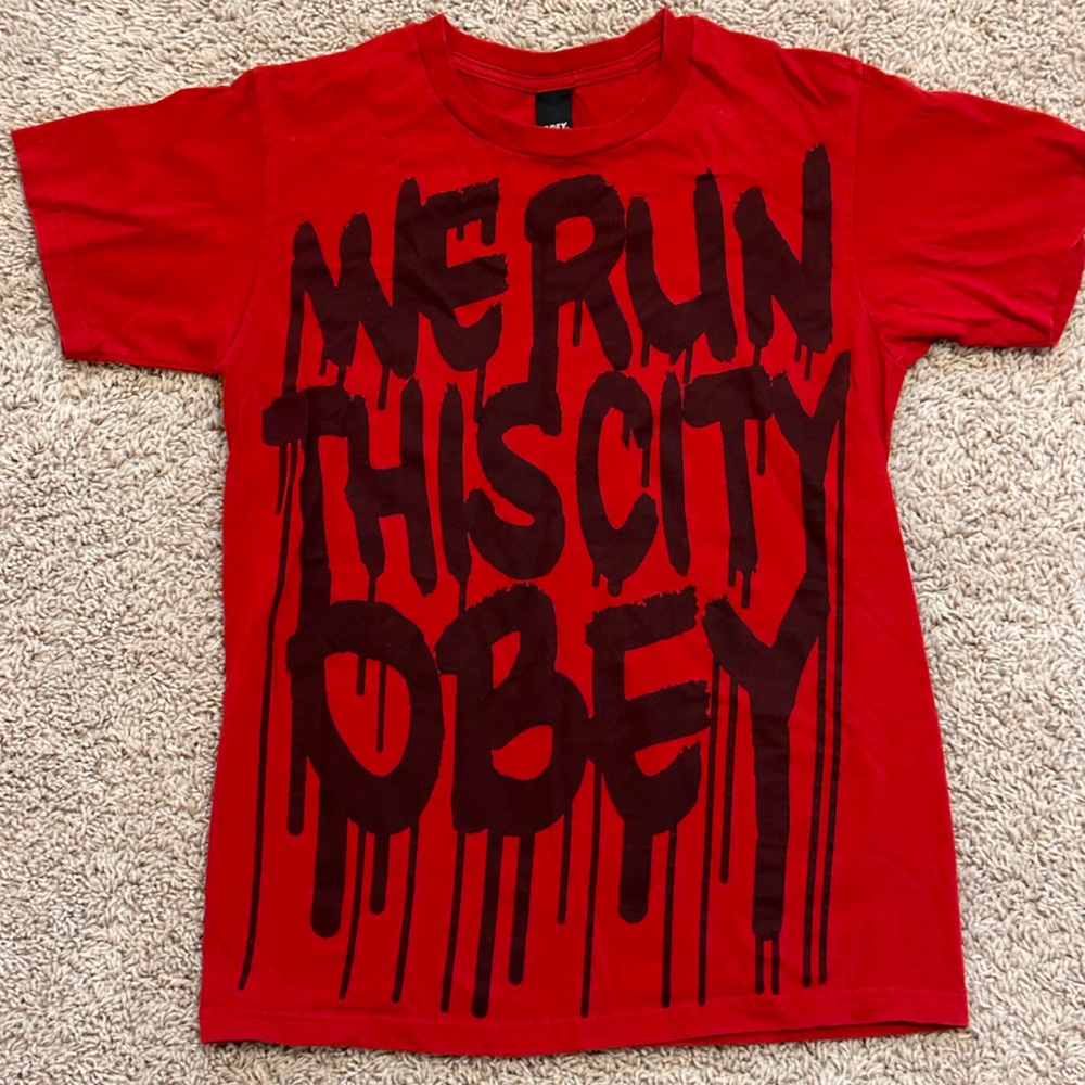 Y2k Obey medium men’s tee